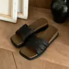 Sandálias slide de moda retrô com trama vazada imitação para usar na praia, que aumentam a altura, confortáveis para uso prolongado, sandálias de verão de nicho para mulheres