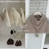 Le En BabyYoung Lady Estudando no Exterior! Chegada Nova Outono 2026 Estiloso Manto com Capuz Estrela Cáqui para Meninas