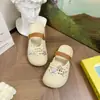 Mules florales calados hechos a mano de nuevo estilo, para uso exterior de verano de mujer, ligeros e increíblemente elegantes, zuecos antideslizantes