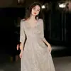 Vestido de Noite com Lantejoulas Cor Champagne para Mulheres, de Alto Padrão, Elegante, Luxuoso, Sofisticado e Grandioso, Adequado para Reuniões Anuais, Vestidos de Anfitriã, Modelo Longo