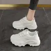 Nuevos Zapatos de Papá Gruesos para Primavera y Otoño que Aumentan la Altura para Mujeres Pequeñas, Estilo Moderno y Sencillo, Tenis Casuales de Malla Transpirable
