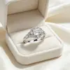 Exclusivo para Cross-border Wish Venta Caliente Nuevo Adorno de Cobre Zircón Blanco Anillo de Princesa Diamante de Imitación Anillo de Compromiso Venta Directa