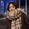 Bufanda de Cuadros Clásicos Blanco y Negro para Mujer Invierno Estilo Japonés de Gama Alta Atmósfera Cálida 2024 Nuevo Estilo Bufanda de Mohair
