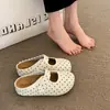 Tamancos slip-on estilo Birkenstock com bolinhas para aumentar a altura para mulheres, para uso externo no verão, novo modelo outono 2026, chinelos slip-on fechados na frente com sola grossa, atacado