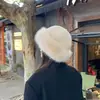 Sombrero de Pescador Relleno para Mujer Otoño e Invierno Sombrero Cálido Sombrero de Cuenca del Noreste Mostrando la Cara Protección Pequeña para Orejas Sombrero de Piel de Zorro Sintética Estilo Coreano Moda