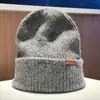 Novo Chapéu de Lã Tricotado Estilo Coreano para Outono e Inverno 2025 para Mulheres, Quente e à Prova de Frio, Chapéu de Frio da Moda e Simples para Homens e Mulheres