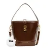 Nova Bolsa Feminina 2026 Mais Vendida Bolsa Saco de Couro Wax Oil Design Bolsa Transversal com Toque de Luxo para o Trabalho Pequena Bolsa Tote