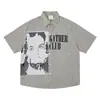 Camisa Xadrez Preto e Branco de Manga Curta com Patchwork de Retrato Xadrez, Letras Personalizadas, Estilo de Rua Masculino Retro Fashion