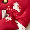 Conjunto de Quatro Peças em Algodão de Fibra Longa com Desenho e Bordado de Cavalo Vermelho Fofo, Capa de Edredom, Lençol de Cama 100% Algodão para Uso na Cama 1