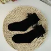 Versión coreana de las nuevas medias de encaje de color liso para niños Primavera y Otoño Invierno algodón peinado para bebé Calcetines Altos Calcetines al por mayor