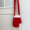 Bolsa de Luva Plush de Inverno Nova para Natal e Ano Novo Estilo Retrô, Estilo Influenciador de Nicho Tendência, Grande Capacidade, Bolsa Transversal Elegante de Ombro Único