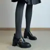 Versión de piel de vaca mocasines de tacón alto para mujer hebilla de cuero punta redonda tacón grueso estilo británico zapatos pequeños de cuero slip-on suela gruesa zapatos de vestir