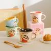 Taza Mug Crayon Shin Chan Niña Linda Pareja Taza de Agua Hogar Desayuno Cerámica Taza de Café Regalo de Cumpleaños