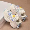 Tênis Estrela Moda Infantil 2025 Primavera e Outono Novo Estilo Versátil Casual Desenho Animado Confortável Respirável Cadarços Duplos