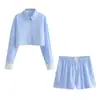 Fornecimento direto da fábrica atacado para comércio exterior feminino primavera 2025 nova moda confortável conjunto de shorts e camisa listrada contrastante