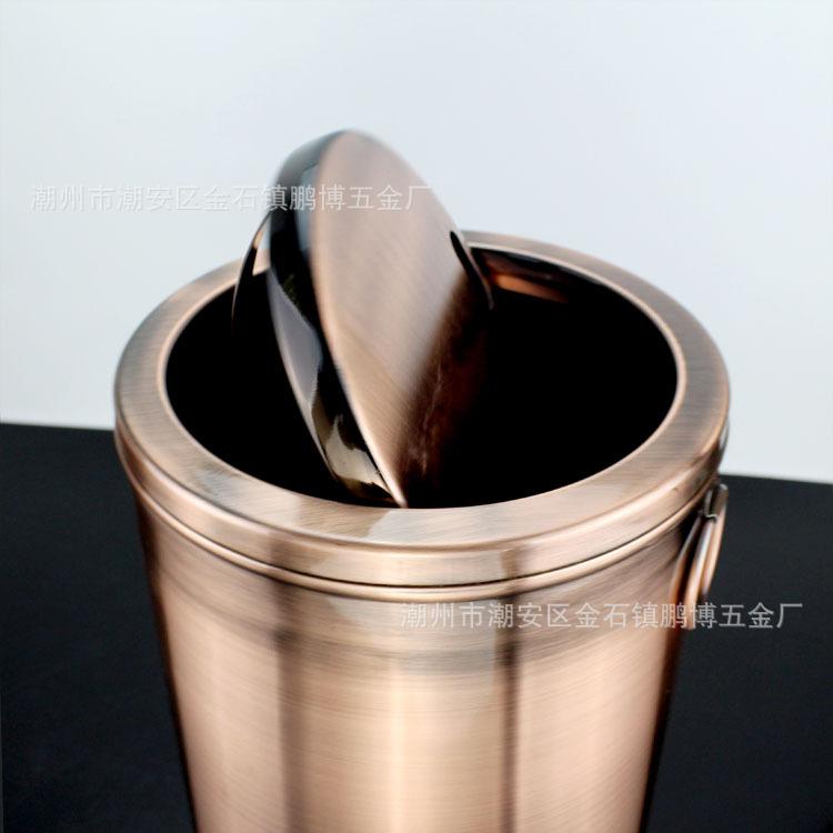 摇晃盖卫生桶14