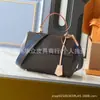 Bolso para Mujer de Guangzhou 2024 Primavera y Verano Nuevo Bolso de Mano de Moda Bolso Cruzado de Hombro Goma Sólida Flor Vieja Vintage Bolso para Mujer
