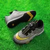 Zapatos de fútbol TF para niños con tacos giratorios para niños y niñas, zapatos de entrenamiento y competición para estudiantes, zapatos deportivos para jóvenes, Jinjiang