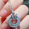 Cao Shi 2021 acessórios de moda leve viajante de luxo em forma de T pingente de zircão de diamante presente de aniversário cadeia de clavícula atacado