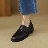 Mocasines de piel de cordero con camelia y suela blanda para mujer, nuevos estilos de primavera y otoño, zapatos de tacón bajo, zapatos pequeños de cuero estilo británico