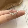 Anillo de Plata Pura S999 con Forma de Cruz y Perla de Agua Dulce Natural, Diseño Irregular de Nicho, Anillo Sencillo de Banda Lineal para Mujer