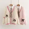 26039 Conjunto de Tricô Estilo College Doce Redutor de Idade com Laço Cardigan de Gola V + Camisa com Gravata Conjunto de Duas Peças para Mulheres