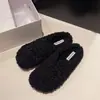 Chinelos femininos retrô vermelhos e encaracolados estilo Birkenstock para outono e inverno, chinelos de algodão quentes e grossos, versáteis e estilosos, adequados para uso doméstico