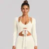 Conjunto de três peças de roupa de yoga estilo balé: Saída de praia de manga comprida, top esportivo com amarração no pescoço, shorts esportivo de cintura alta, conjunto de Pilates