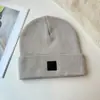 Gorro de Punto Estilo Coreano Marca de Moda Gorro Blanco de Lana con Etiqueta Gorro para Clima Frío Unisex Simple Diadema para Estudiante Gorro Cálido