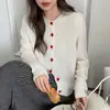 Cardigan de Punto Estilo Coreano Otoño e Invierno 2026 Dulce Juvenil con Botones de Corazón para Mujer, Suéter Abrigo Versátil de Cuello Redondo Nuevo