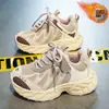 Zapatos Deportivos para Niños 2026 Otoño/Invierno Nuevo Estilo para Niñas Felpa Plus Suela Suave Zapatos Deportivos Tipo Papá Zapatos de Algodón para Bebé