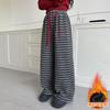 Pantalones de punto a rayas de pierna ancha para niñas, invierno nuevo para niños, pantalones largos de forro polar deportivo estilo perezoso de otoño e invierno, exportación al por mayor
