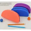 Nova bolsa de papelaria com zíper em formato de semicírculo design novo bolsa de papelaria para atacado pode ser impresso com LOGOTIPO do cliente
