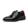 Tamanho Grande 46 Estilo Britânico Moda Couro Patente Formal de Negócios Sapatos de Couro Masculino Slip-on Noivo Casamento Sapatos de Couro com Solado Vermelho