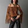 Top vintage europeu e americano com franjas para mulheres, nova camiseta de camurça de um ombro com manga sino estilo western, ombro a ombro