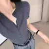 Camiseta suave de punto de manga corta con cuello semiabierto, corte ajustado para mujer, nuevo estilo de verano 2026, capa base fina de lana, moderna