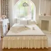 Faldón de cama acolchado estilo princesa pieza única modelo nuevo 2025 encaje sábana bajera protector de colchón cubierta de cama engrosada cubierta antipolvo
