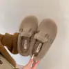 Pantuflas de felpa para exteriores con hebilla, medias pantuflas caseras estilo coreano, pantuflas cerradas peludas para mujer, casuales y sencillas para el uso diario en otoño e invierno, suaves y esponjosas