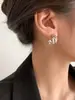 Brincos geométricos folheados a prata S925 para mulheres, design de luxo leve, estilo cool de alta qualidade, brincos de tarraxa vazados, brincos versáteis e elegantes