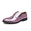 Zapatos Formales Casuales de Negocios Estilo Nuevo Transfronterizos Zapatos de Cuero Patentado Brillantes Puntiagudos Zapatos de Novio para Boda Estilo Británico Zapatos Pequeños de Cuero