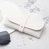 Novos óculos retrô pretos com armação gatinho lisos com bloqueio de luz azul, adequados para miopia, podem ser equipados com lentes de prescrição e projetados para rostos pequenos e mulheres que preferem um visual natural