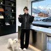 Otoño/Invierno 2026 Nuevo Estilo Ligero para Exteriores Cuello Alto Pareja Chaqueta de Algodón Corta Casual para Mujer Canalé Abrigo Cálido