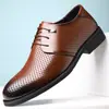 Zapatos de Cuero para Hombre 2026 para Verano, Zapatos Huecos Transpirables para Hombre, Zapatos de Vestir Formal que Aumentan la Altura, Zapatos de Cuero Perforado Estilo Británico para Hombre