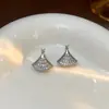Pendientes de Plata S925 con Aguja, Microincrustados, Forma de Abanico, Exquisitos, Modernos, Sencillos, Versátiles, Pendientes Pequeños Estilo Chanel, Compactos y Súper Brillantes, Pendientes de Yiwu