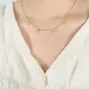 Collar con colgante de letra de personalidad chapado en oro de acero inoxidable con diseño de nicho que combina con todo, regalo para el Día de la Madre.