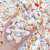 Jin Mix Desenho Animado Brilhante Acessórios de Joalheria DIY Cola Creme Resina Pequenos Acessórios Orifício para Presilha Material Fivela de Sapato