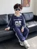 Conjunto de Sudadera para Niños Primavera y Otoño, Conjunto Deportivo Elegante de Dos Piezas para Niños Estilo Coreano, Ropa Fresca para Niños Pequeños, Comercio Exterior