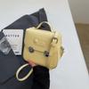 Bolso Pequeño Exterior Super Caliente Individual para Mujer Primavera y Verano Versátil 2025 Nuevo Bolso de Hombro Cruzado de Moda Portátil Bolso Cuadrado Pequeño Cambridge