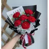 Buquê Pronto Transfronteiriço, Flores Artesanais, Flores Trançadas, Flores de Lã Tricotadas, Buquê de Noiva, Flores de Crochê para o Dia dos Namorados