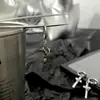 Brincos de Argola Cruzados de Novo Estilo para Homens, Acessórios de Orelha em Aço Inoxidável, Presilhas de Orelha para Mulheres, Presilhas de Orelha com Design Exclusivo, Acessórios de Luxo